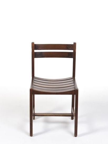 null André SORNAY (1902-2000) 
Suite de six chaises tout bois teinté foncé à assise...