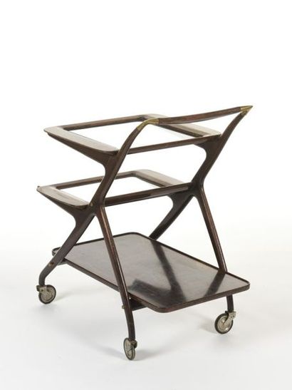 null Ico PARISI (1916-1996)
Table roulante dit Trolley modèle 65 à structure en palissandre...