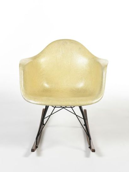 null Charles & Ray EAMES (1907-1978 & 1912-1988) 
1ère édition
Fauteuil "Rar Rope...