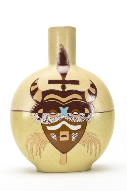 null Hilton MC CONNICO (1943-2018)
Vase à décor d'un masque ethnique.
Signé et marqué...