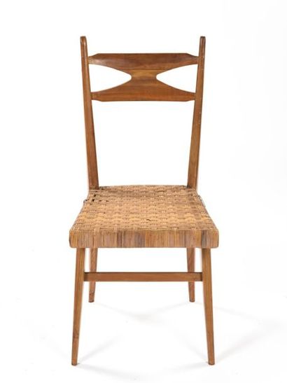 null Dans le goût de Paola BUFFA
Suite de six chaises à structure en bois teinté...
