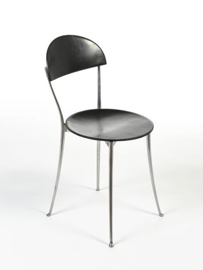 null Enzo MARI (né en 1932)
Suite de six chaises modèle Tonietta à piètement en aluminium...