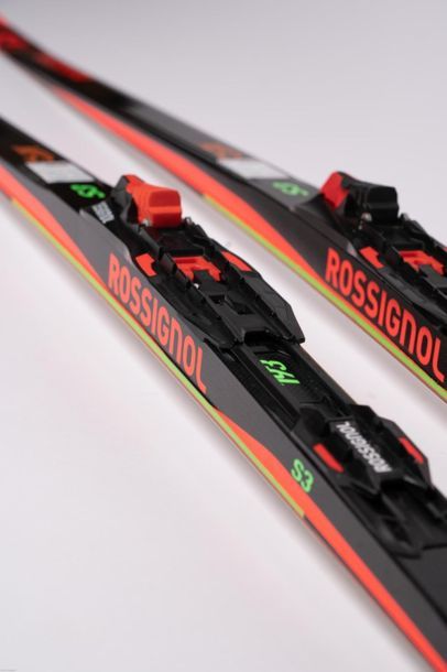 null [Biathlon] Pair of skis by Martin FOURCARDE
Five-time Olympic Champion, 11 times...
