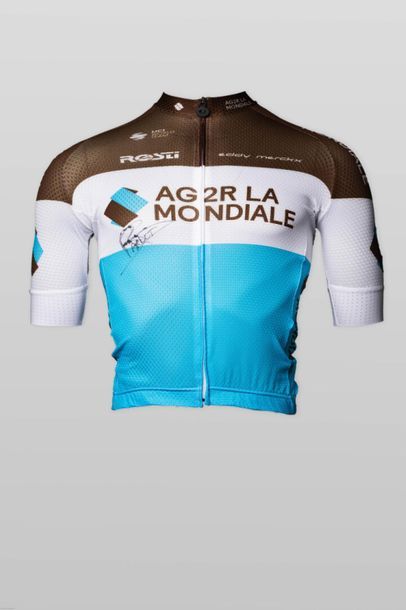 null [Cyclisme] Maillot Romain BARDET
Romain Bardet fait partie de l'équipe cycliste...