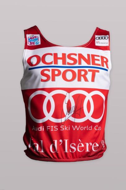 null [Ski alpin] Dossard rouge et paire de skis Marcel HIRSCHER 
Trois médailles...