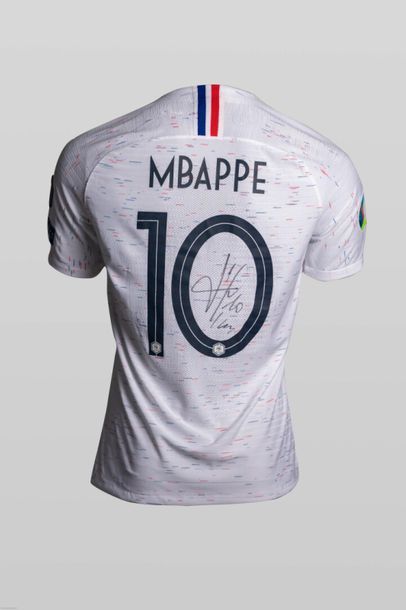 null [Football] Maillot Fédération Française de Foot Kylian MBAPPE 
A 22 ans, Kylian...