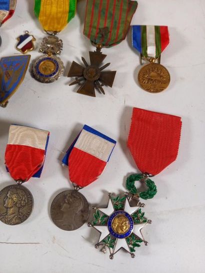 null Lot de décorations dont Légion d'Honneur et croix de guerre