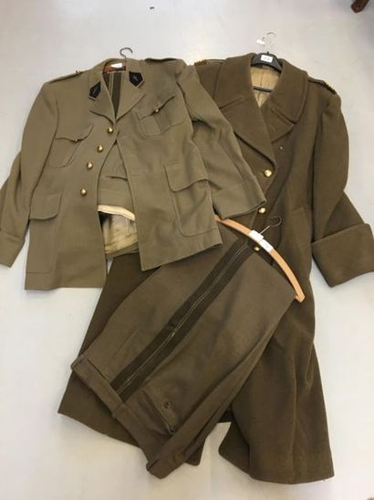 null Un manteau, un pantalon, une veste de colonel de l'armée française 