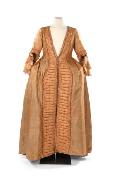 null Manteau de robe à la française en taffetas Florence d'Avignon (?) à rayures...