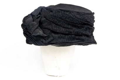 null Beau chapeau de mode pour dame Belle Epoque grifféeMadame Crat (?) 16 rue de...