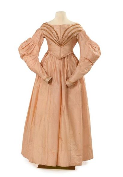 null Robe de la période Romantique en taffetas Florence rose pale, Circa 1838/1840....
