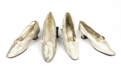 null Deux paires de chaussures de cérémonie à talon bobine crème Belle Epoque inspirées...
