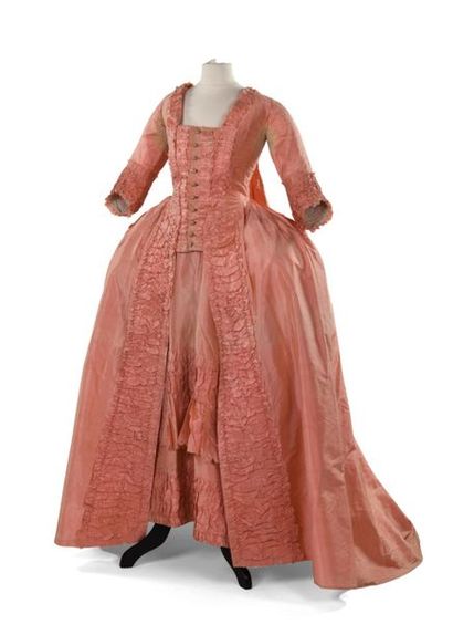 null Belle robe à la française en taffetas Florence rose Circa 1775.
Manteau de robe...