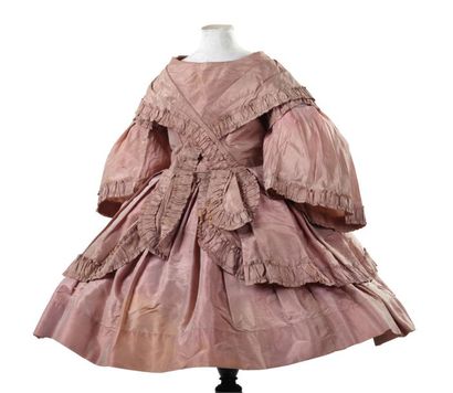 null Petite robe de fillette à grande crinoline Second Empire en taffetas de soie...