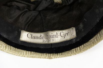 null Deux petits chapeaux cloche griffés Claude Saint-Cyr Paris avec leur boite Circa...