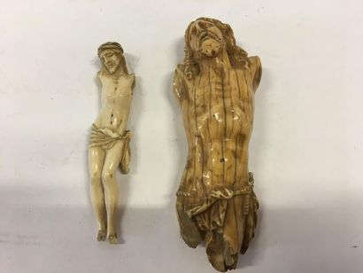 null Deux fragments de Christ en ivoire
19ème
11 et 9 cm