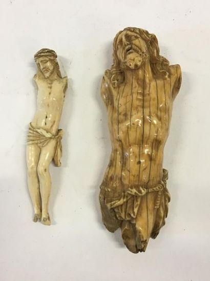 null Deux fragments de Christ en ivoire
19ème
11 et 9 cm