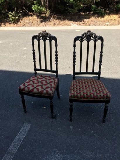 null Paire de chaises en bois noirci