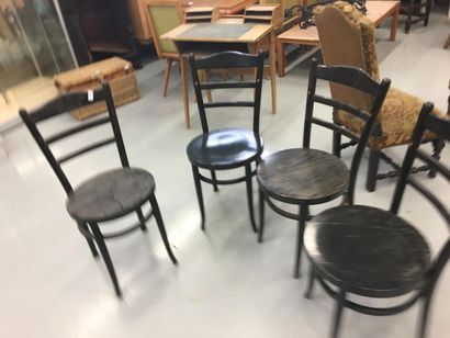 null quatre chaises en bois années 50