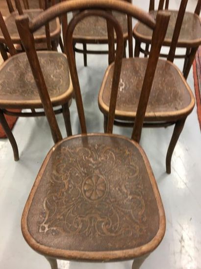 null THONET, Six chaises en bois courbé