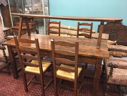 null Table de salle à manger, un banc et quatre chaises paillées
Table : 182 x 78...