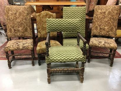 null 4 chaises et un fauteuil Louis XIII en bois tourné