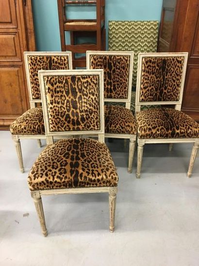 null 4 chaises en bois laqué blanc