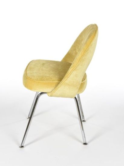 null Eero SAARINEN (1910-1961) 
Suite de deux chaises modèle Conférence, première...