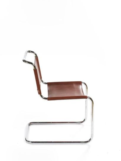 null Mart STAM (1899-1986)
Paire de chaises à structure tubulaire en acier chromé,...