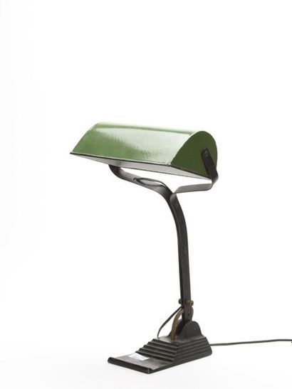 null HORAX
Lampe de table à piètement escalier en fonte d'aluminium laqué noir à...