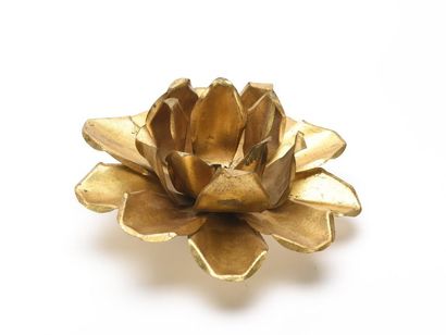 null Paul MOERENHOUT (XX- XXI ème)
Paire d'appliques Fleur en bronze à patine doré...