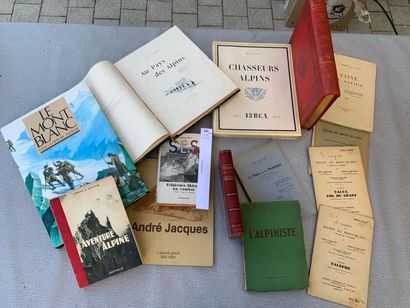 null [Alpes et Alpinisme] Un ensemble de 14 volumes ou brochures diverses.