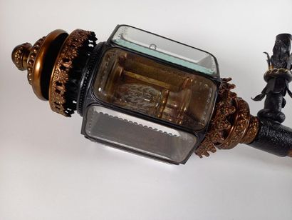 null Lanterne de fiacre en cuivre repoussé
H : 65 cm