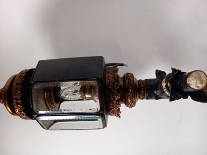 null Lanterne de fiacre en cuivre repoussé
H : 65 cm