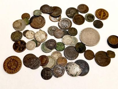 Lot de monnaies royales et féodales 
17 monnaies...