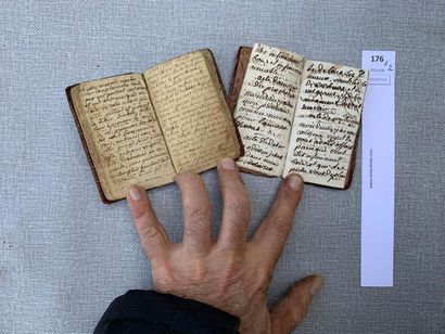 null Un ensemble de 2 petits carnets XVIIIe manuscrits, reliés plein maroquin. (...