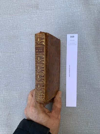 null Fables choisies de La Fontaine. 2 tomes en 1 volume (complet). Paris, 1757....