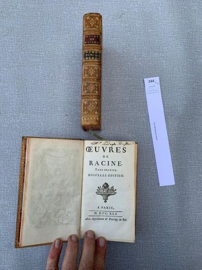 null Les oeuvres de Racine. 2 tomes reliés cuir. Paris, 1741. Gravures en hors texte....