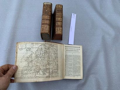 null [Géographie]. Un ensemble de 3 volumes XVIIIe, dont Vosgien, Dictionnaire géographie,...