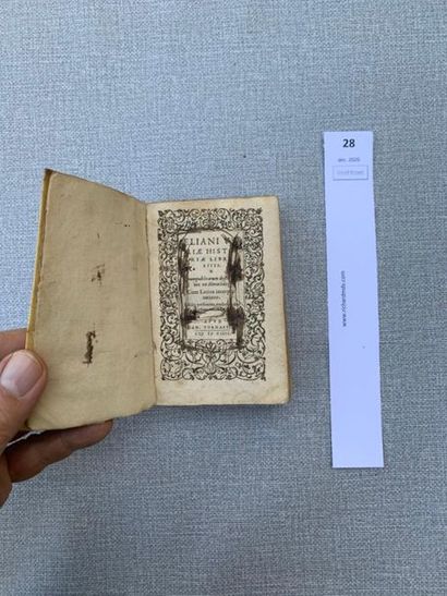 null Claude Elien. Variae Historiae. 1 petit volume en vélin estampé. 1604.