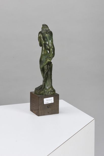 null Aimé Jules Dalou (1838 - 1902) D'après

La frileuse

Bronze à patine verte reposant...