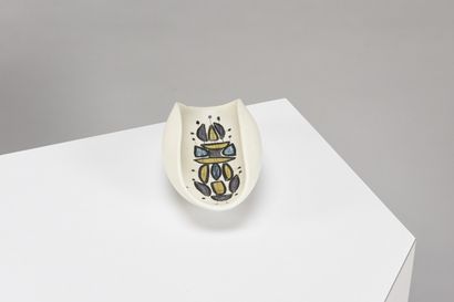null Roger Capron (1922-2006)

Tripod bowl in white glazed ceramic with polychrome...