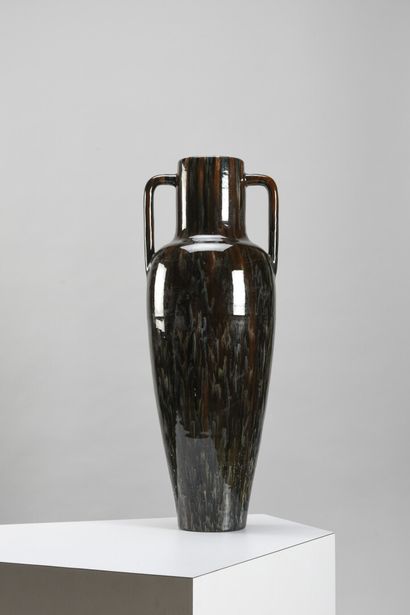 null JEROME MASSIER (1820-1916) à Vallauris 

Grand vase de forme Amphore en céramique...