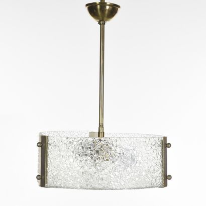 null WORK 1950.

Two-light chandelier with gilded brass structure and slightly convex...