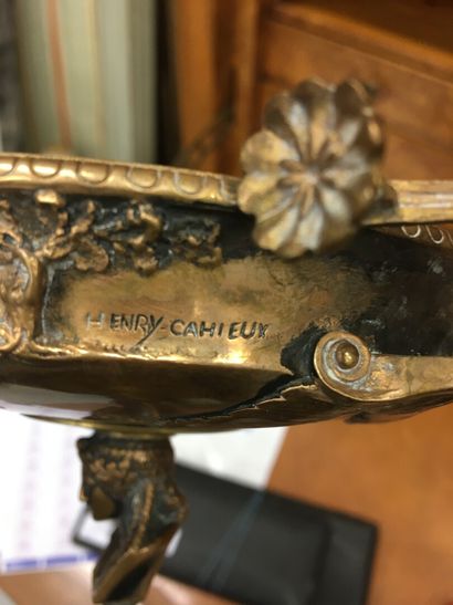 null Henry CAHIEUX

Coupe sur pied en bronze

F BARBEDIENNE fondeur

H : 14.5 cm