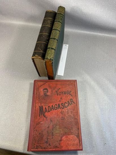 null [Voyages]. Un ensemble de 3 volumes : Voyage à Madagascar par Louis Catat, Voyage...