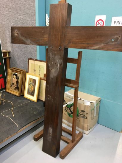 null Importante croix en bois 

H: 170 cm L: 130 cm
