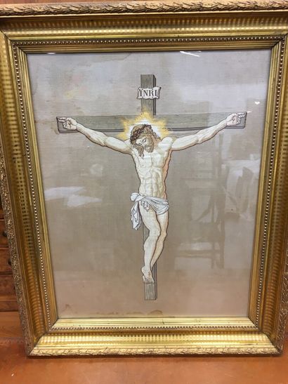 null Broderie sur soie 

crucifixion 

57 x 43 cm