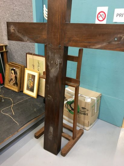 null Importante croix en bois 

H: 170 cm L: 130 cm