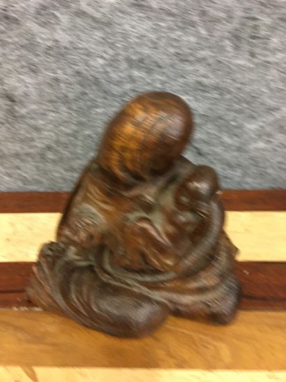 null Maternité, sculpture en chêne 

Monogrammé

H : 18 cm

L: 17 cm